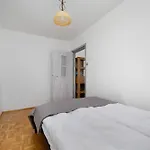 Bright 2-bedroom With Bathtub, Remote Work By Renters *