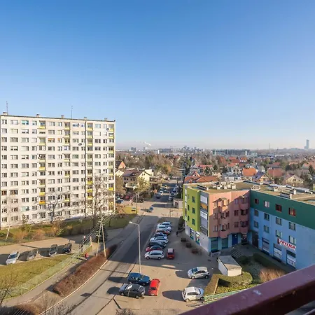 Bright 2-bedroom With Bathtub, Remote Work By Renters Appartamento Breslavia