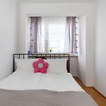 Bright 2-bedroom With Bathtub, Remote Work By Renters 아파트 브로츠와프