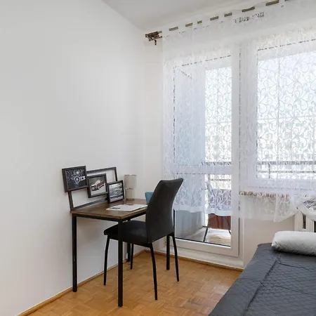 Bright 2-bedroom With Bathtub, Remote Work By Renters * Vratislav