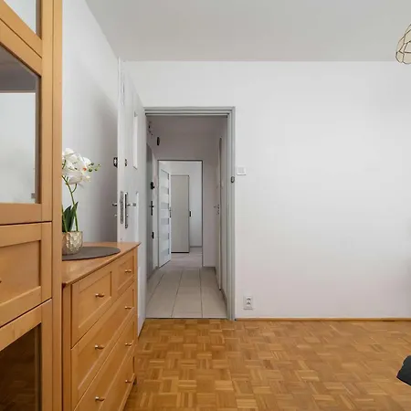 Apartmán Bright 2-bedroom With Bathtub, Remote Work By Renters