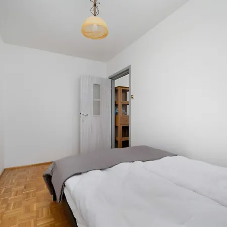 Bright 2-bedroom With Bathtub, Remote Work By Renters *