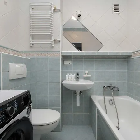 Bright 2-bedroom With Bathtub, Remote Work By Renters Apartament *