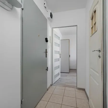 Bright 2-bedroom With Bathtub, Remote Work By Renters Vratislav