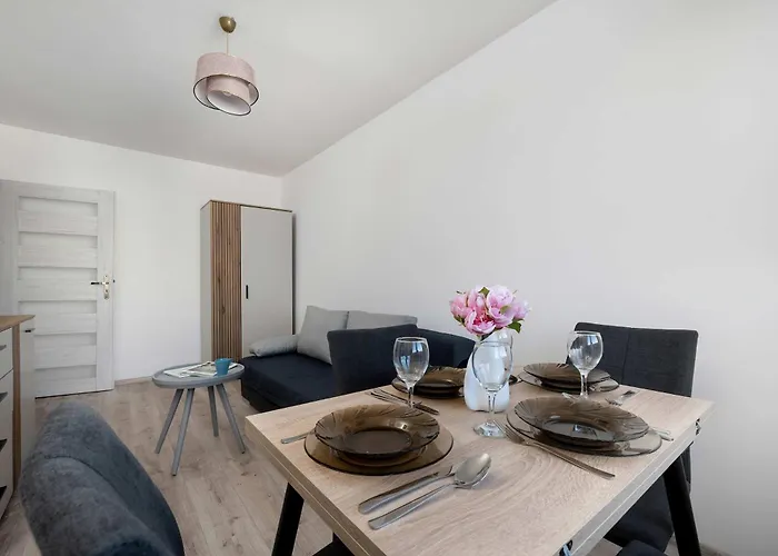 Bright 2-bedroom With Bathtub, Remote Work By Renters Βρότσλαβ