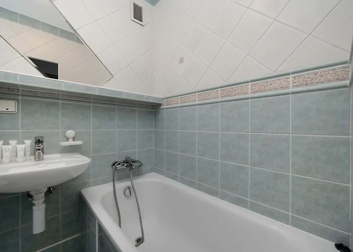 Διαμέρισμα Bright 2-bedroom With Bathtub, Remote Work By Renters